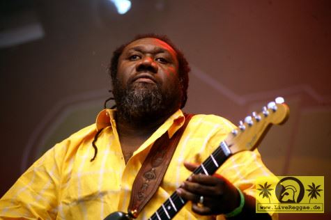 Israel Vibration (Jam) and The Roots Radics 22. Summer Jam Festival - Fuehlingersee, Koeln - Green Stage 06. Juli 2007 (3).JPG